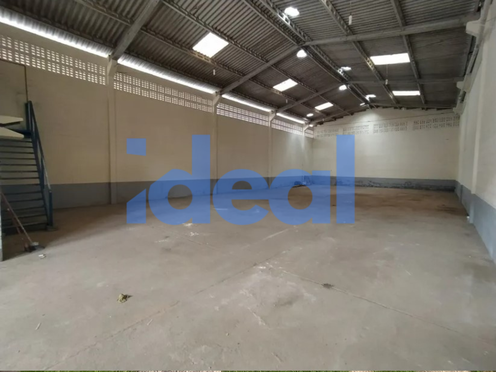 Galpão com 380 metros quadrados